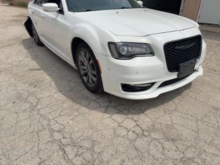2021 Chrysler 300 Touring L - Exterior Front Right Corner Image
